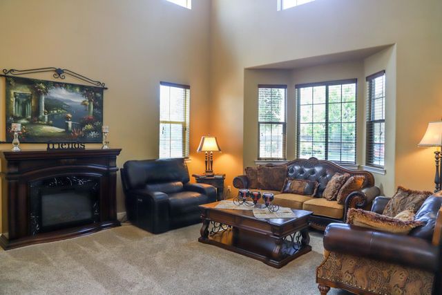 4292 N Gregory Avenue, Fresno, CA 93722