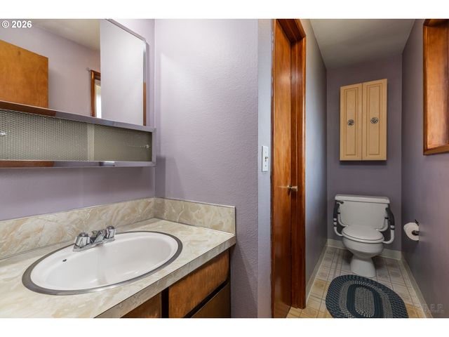 75093 TOWNSEND Rd, Rainier, OR 97048