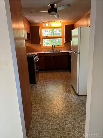 1535 Winding Trail, Springfield, OH 45503