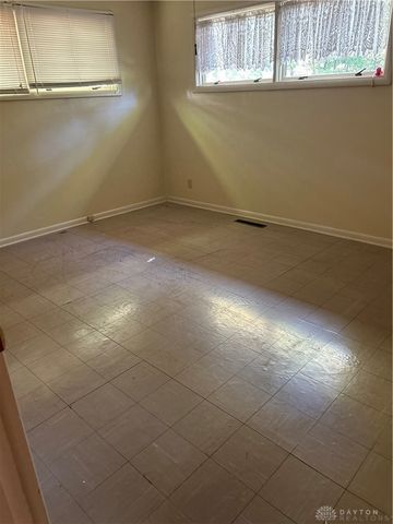 1535 Winding Trail, Springfield, OH 45503
