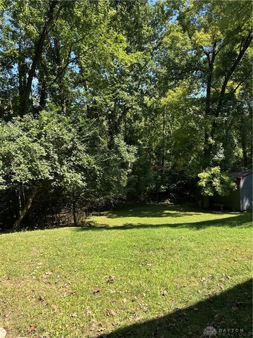 1535 Winding Trail, Springfield, OH 45503