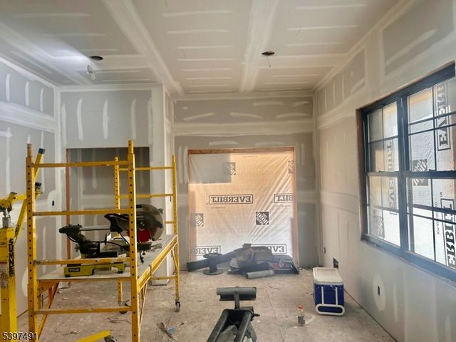 49 Northwood Rd, Hopatcong Boro, NJ 07849