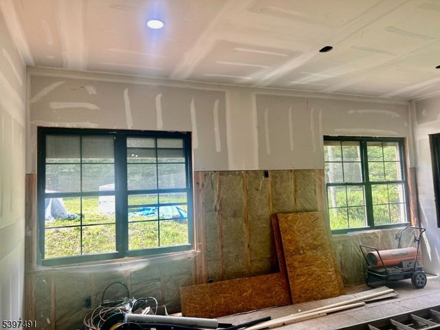 49 Northwood Rd, Hopatcong Boro, NJ 07849