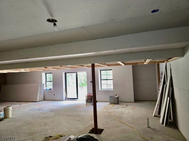 49 Northwood Rd, Hopatcong Boro, NJ 07849