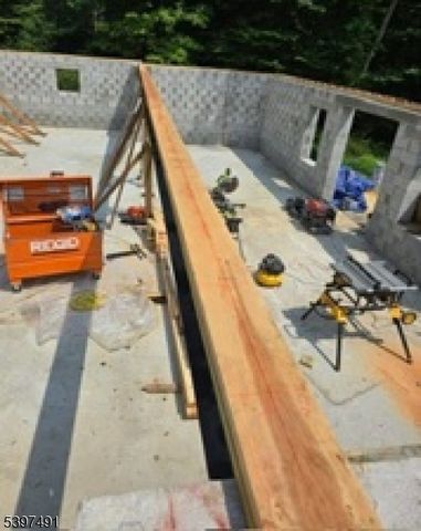 49 Northwood Rd, Hopatcong Boro, NJ 07849