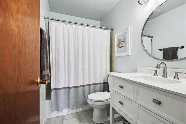 8411 W 87th Street, Overland Park, KS 66212