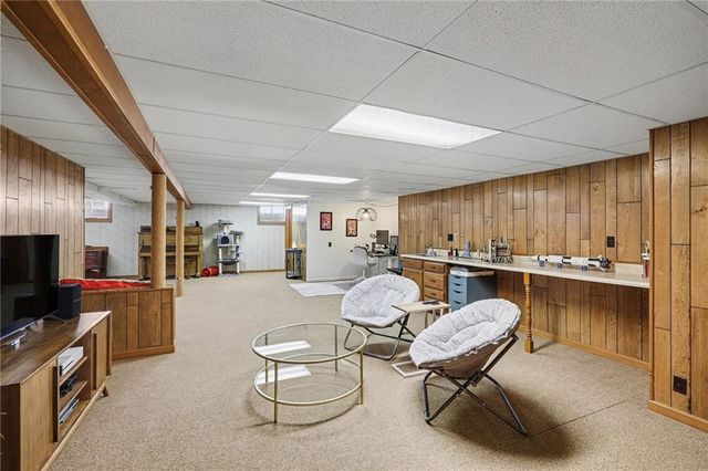 8411 W 87th Street, Overland Park, KS 66212