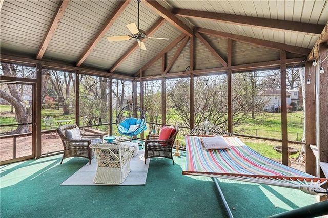 8411 W 87th Street, Overland Park, KS 66212