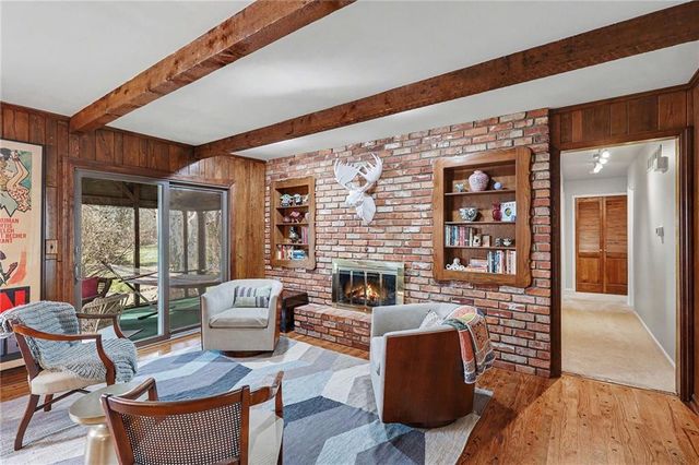 8411 W 87th Street, Overland Park, KS 66212