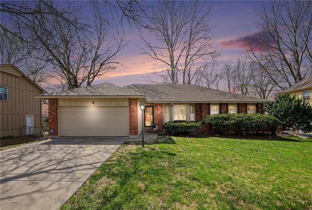 8411 W 87th Street, Overland Park, KS 66212