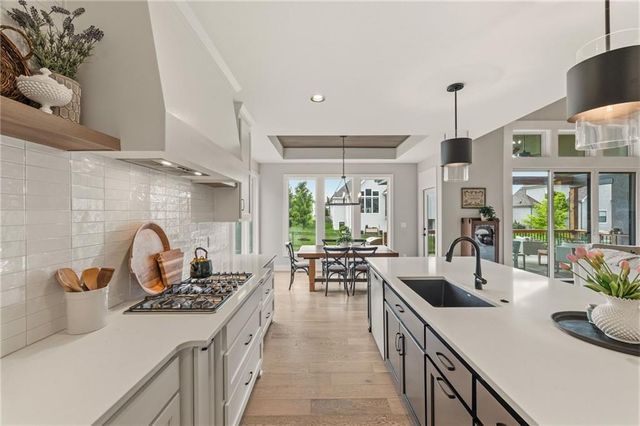 12314 W 169th Terrace, Overland Park, KS 66221