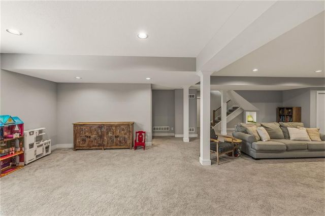 12314 W 169th Terrace, Overland Park, KS 66221
