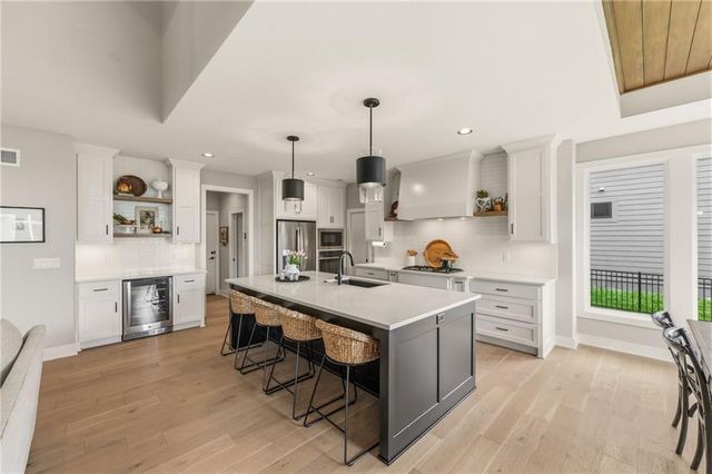 12314 W 169th Terrace, Overland Park, KS 66221
