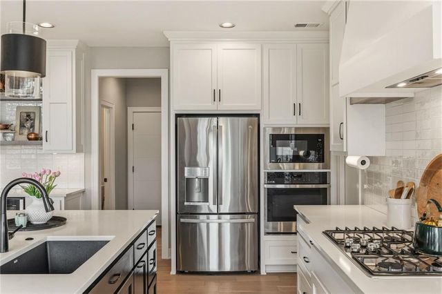12314 W 169th Terrace, Overland Park, KS 66221