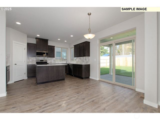 2016 Henderson Way, Longview, WA 98632