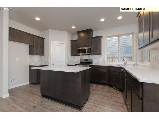 2016 Henderson Way, Longview, WA 98632