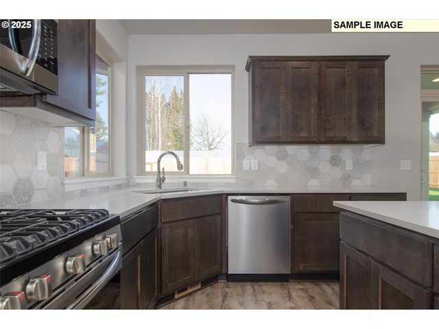 2016 Henderson Way, Longview, WA 98632