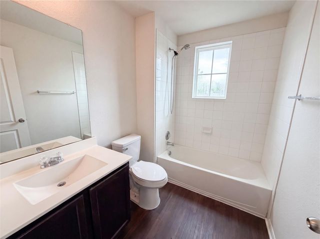 706 Luna Vista DR, Hutto, TX 78634