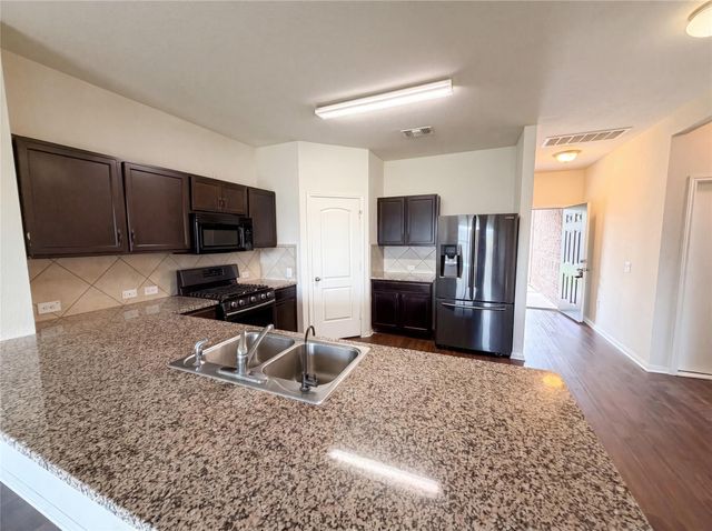 706 Luna Vista DR, Hutto, TX 78634