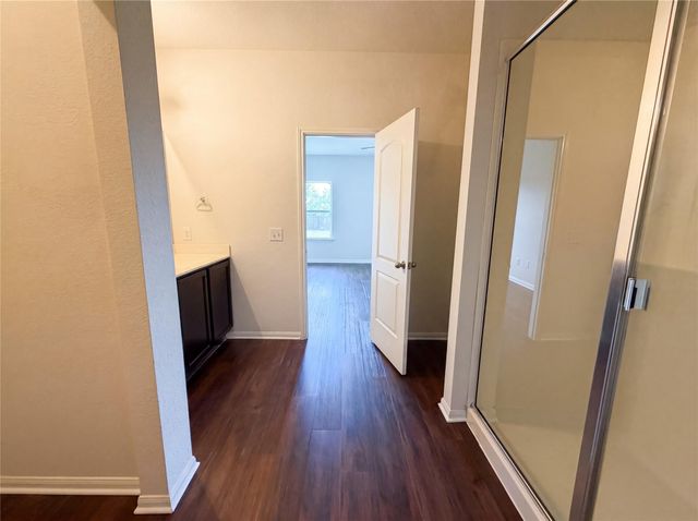 706 Luna Vista DR, Hutto, TX 78634