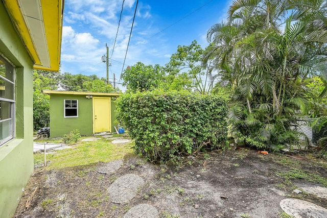 1645 W 31st Street, Riviera Beach, FL 33404