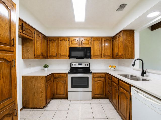 1719 Sagebrush Trail, Grapevine, TX 76051