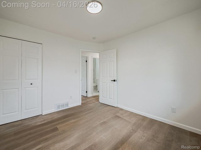 32209 Eastway Street, Roseville, MI 48066