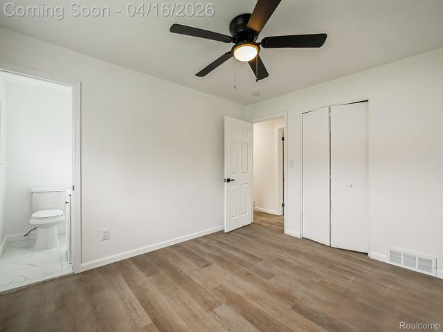 32209 Eastway Street, Roseville, MI 48066