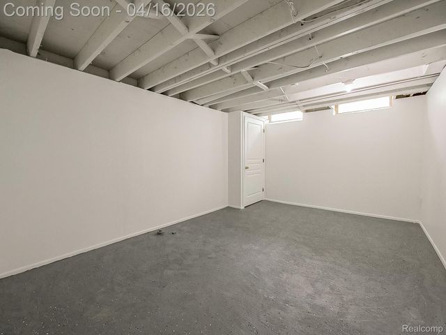 32209 Eastway Street, Roseville, MI 48066