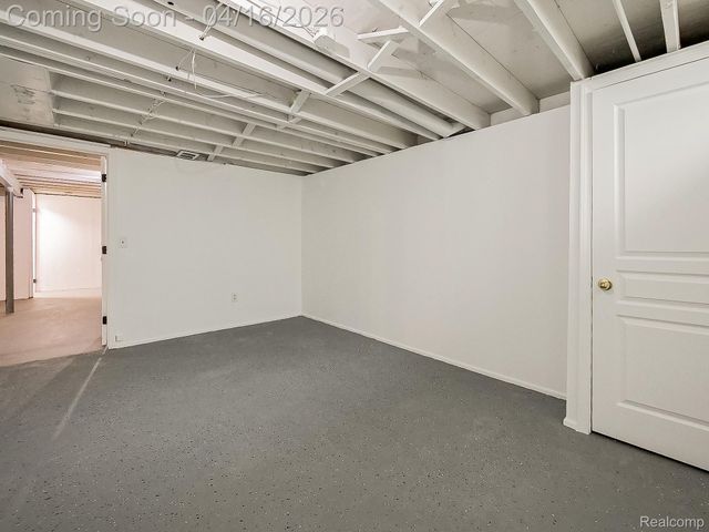 32209 Eastway Street, Roseville, MI 48066