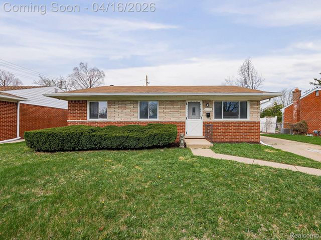 32209 Eastway Street, Roseville, MI 48066