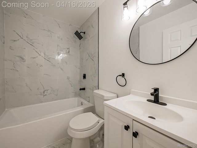 32209 Eastway Street, Roseville, MI 48066