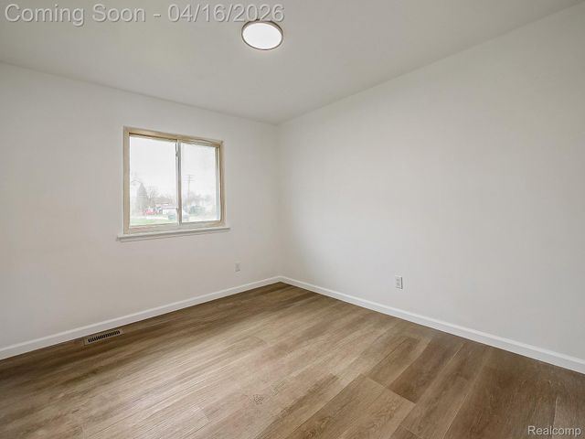 32209 Eastway Street, Roseville, MI 48066