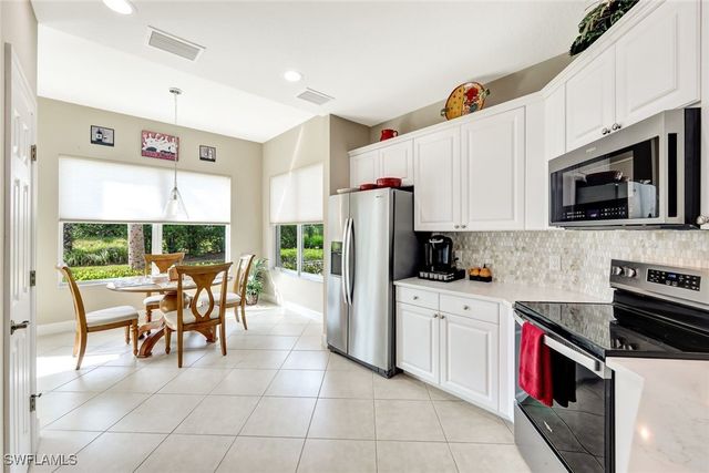 9193 Quartz LN 102, Naples, FL 34120