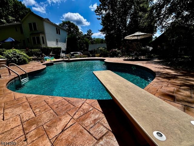 8 Spencer St, Stanhope Boro, NJ 07874