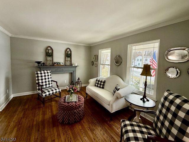 8 Spencer St, Stanhope Boro, NJ 07874