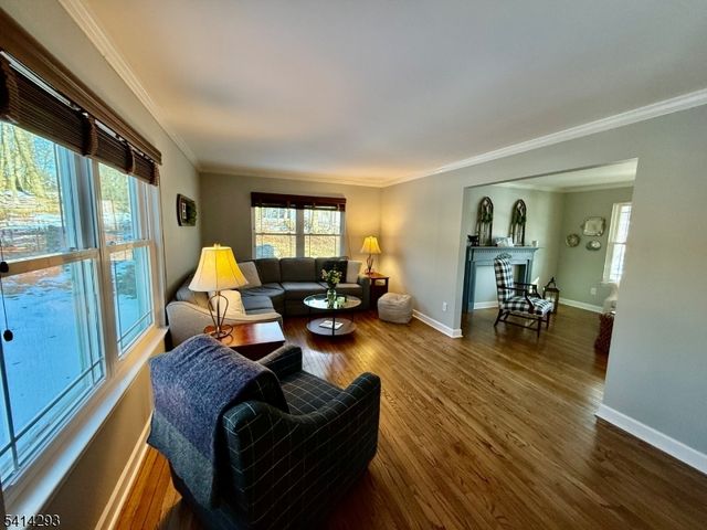 8 Spencer St, Stanhope Boro, NJ 07874