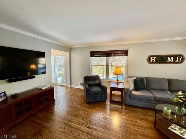 8 Spencer St, Stanhope Boro, NJ 07874