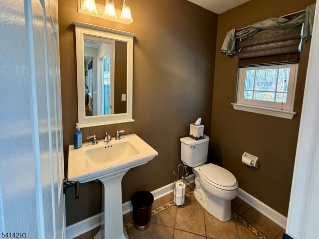 8 Spencer St, Stanhope Boro, NJ 07874