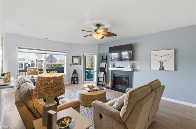 1024 Porte Harbour Arch Apt 104, Hampton, VA 23664