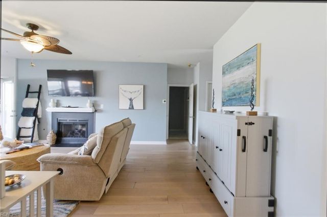 1024 Porte Harbour Arch Apt 104, Hampton, VA 23664