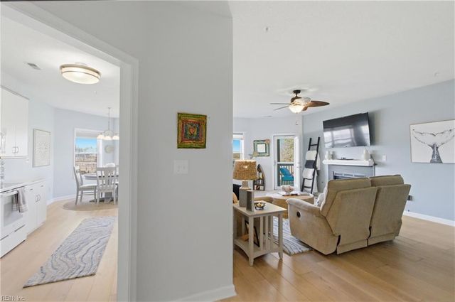 1024 Porte Harbour Arch Apt 104, Hampton, VA 23664