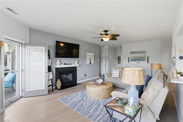 1024 Porte Harbour Arch Apt 104, Hampton, VA 23664