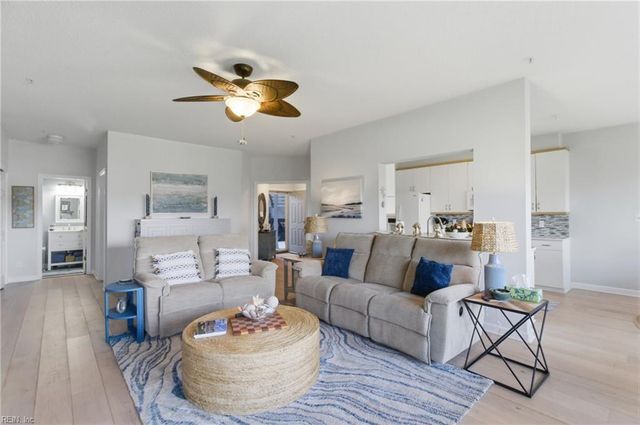 1024 Porte Harbour Arch Apt 104, Hampton, VA 23664