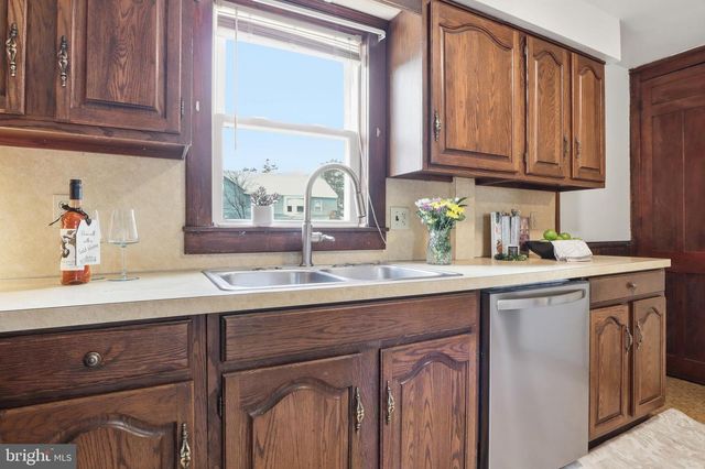 315 W RAILROAD AVE, Shrewsbury, PA 17361