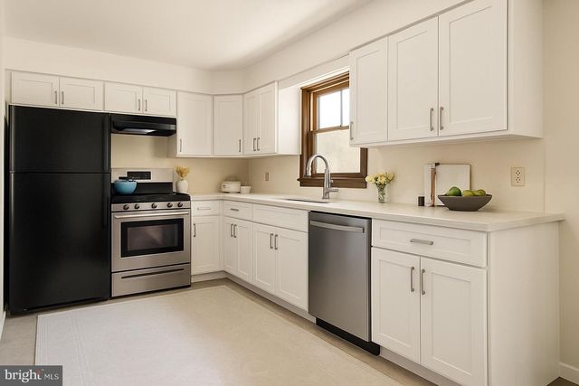 315 W RAILROAD AVE, Shrewsbury, PA 17361