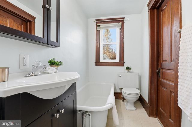 315 W RAILROAD AVE, Shrewsbury, PA 17361