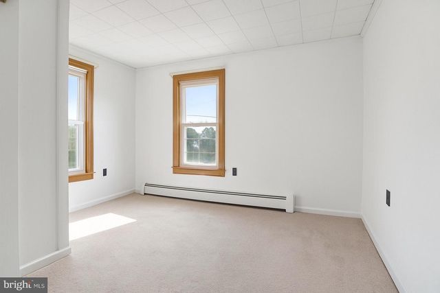 315 W RAILROAD AVE, Shrewsbury, PA 17361