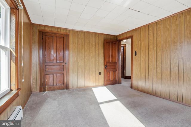 315 W RAILROAD AVE, Shrewsbury, PA 17361