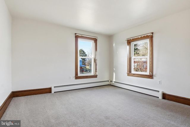 315 W RAILROAD AVE, Shrewsbury, PA 17361